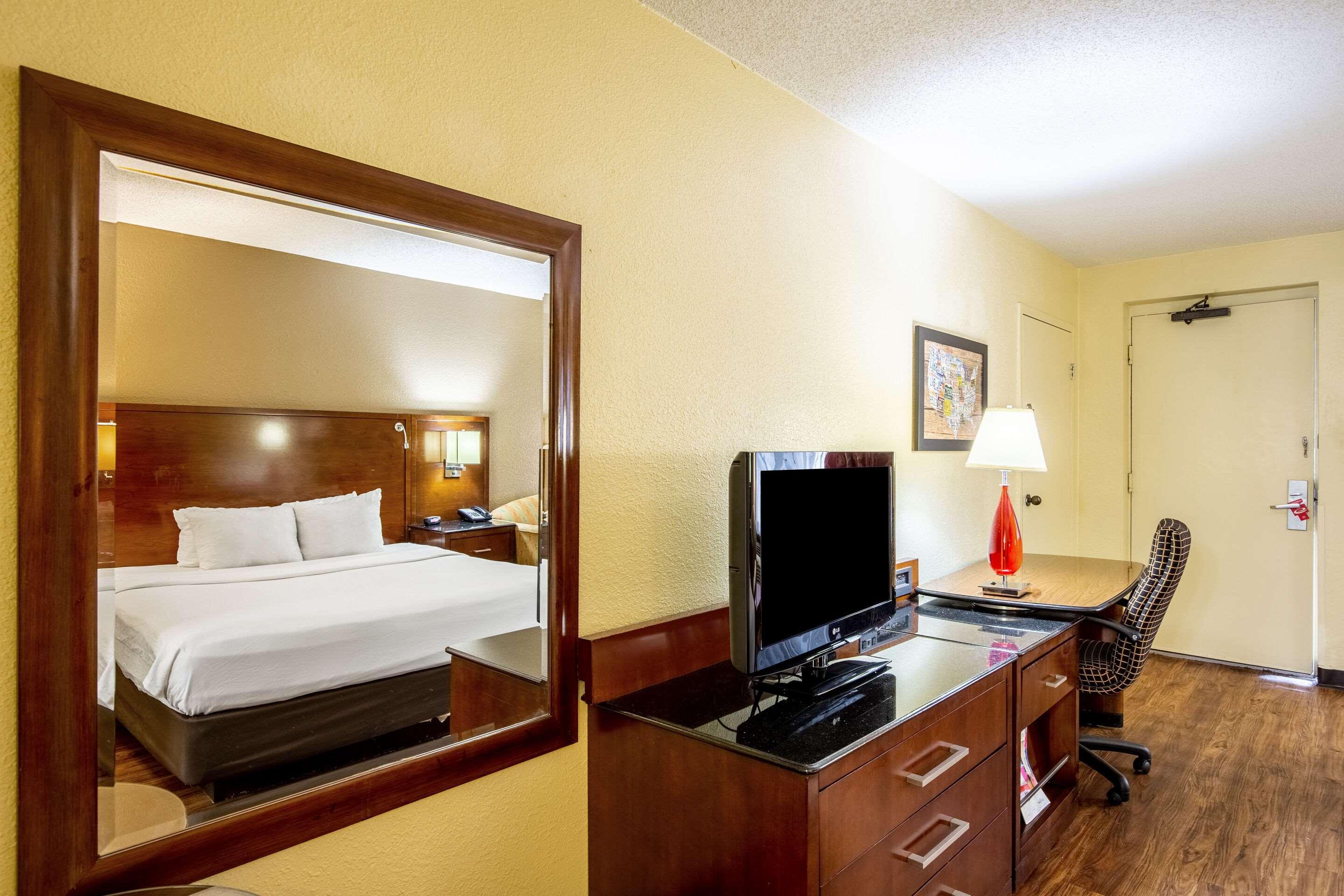 Econo Lodge Naval Station Norfolk Exterior foto